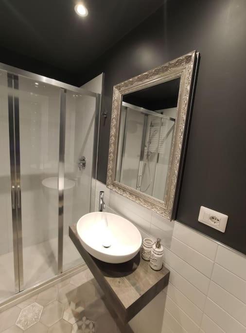 Nella Movida Di Isola-porta Nuova Appartement